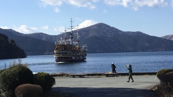 Hakone Shrine and Enjoying to Ride Ropeway & Lake-Ashi Cruising